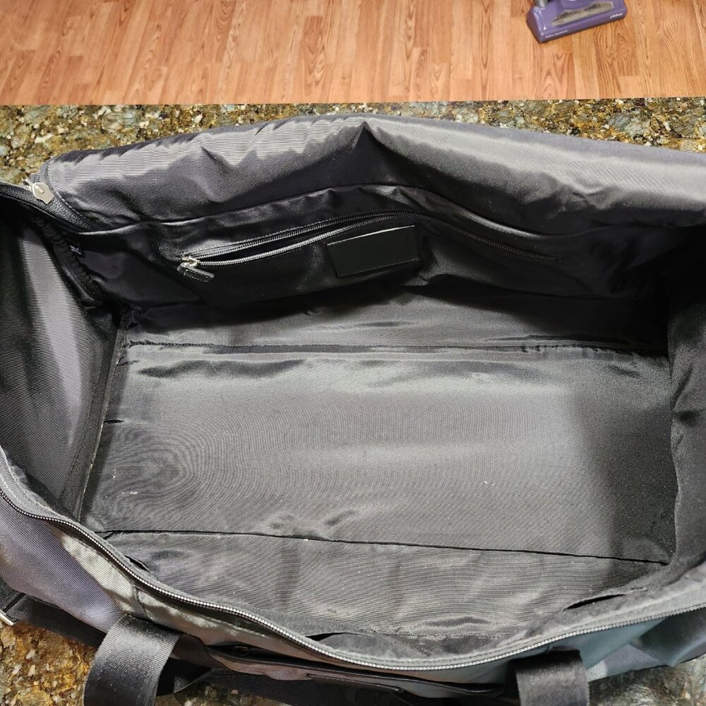 Large 24" COACH duffle travel cabin carryon gym bag nylon and leather with strap - Picture 4 of 14